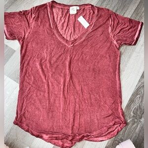 White Crow Red V-Neck Short Sleeve Tee